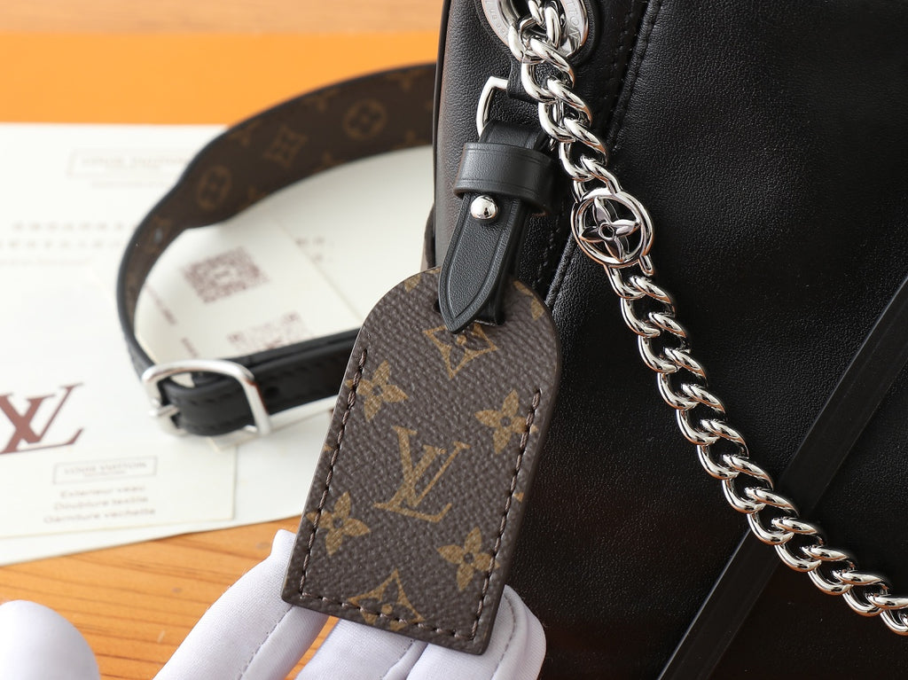 Жіноча сумка Louis Vuitton CarryAll