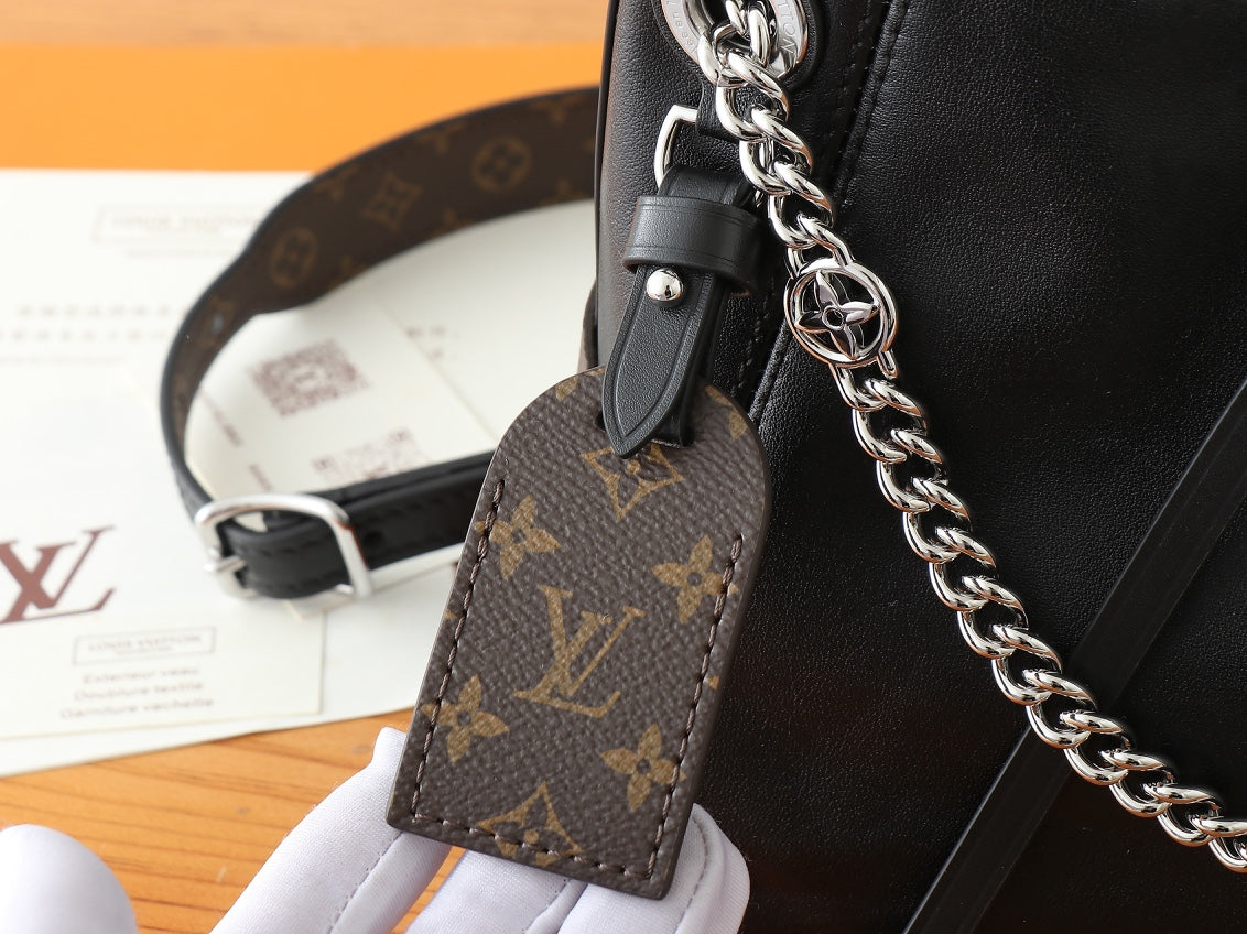Жіноча сумка Louis Vuitton CarryAll