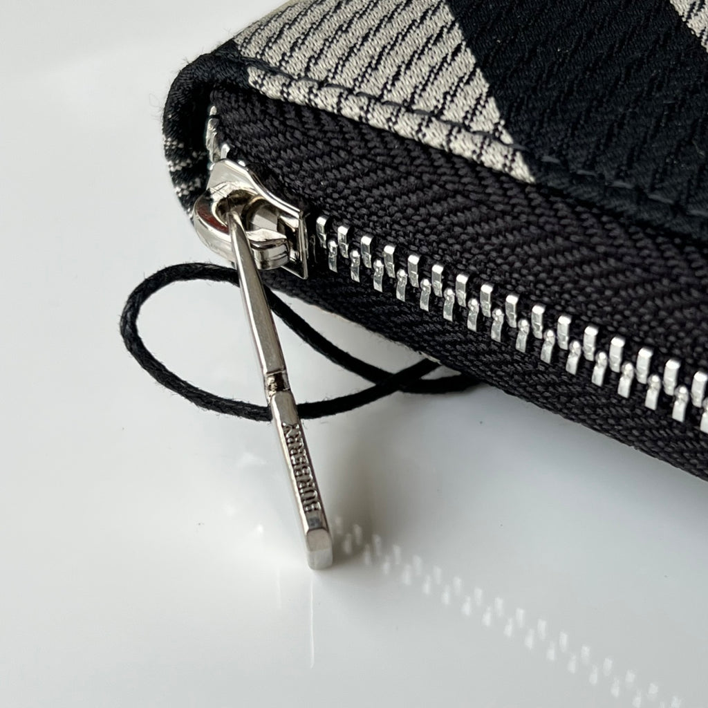 Гаманець Burberry з текстилю — фото 4