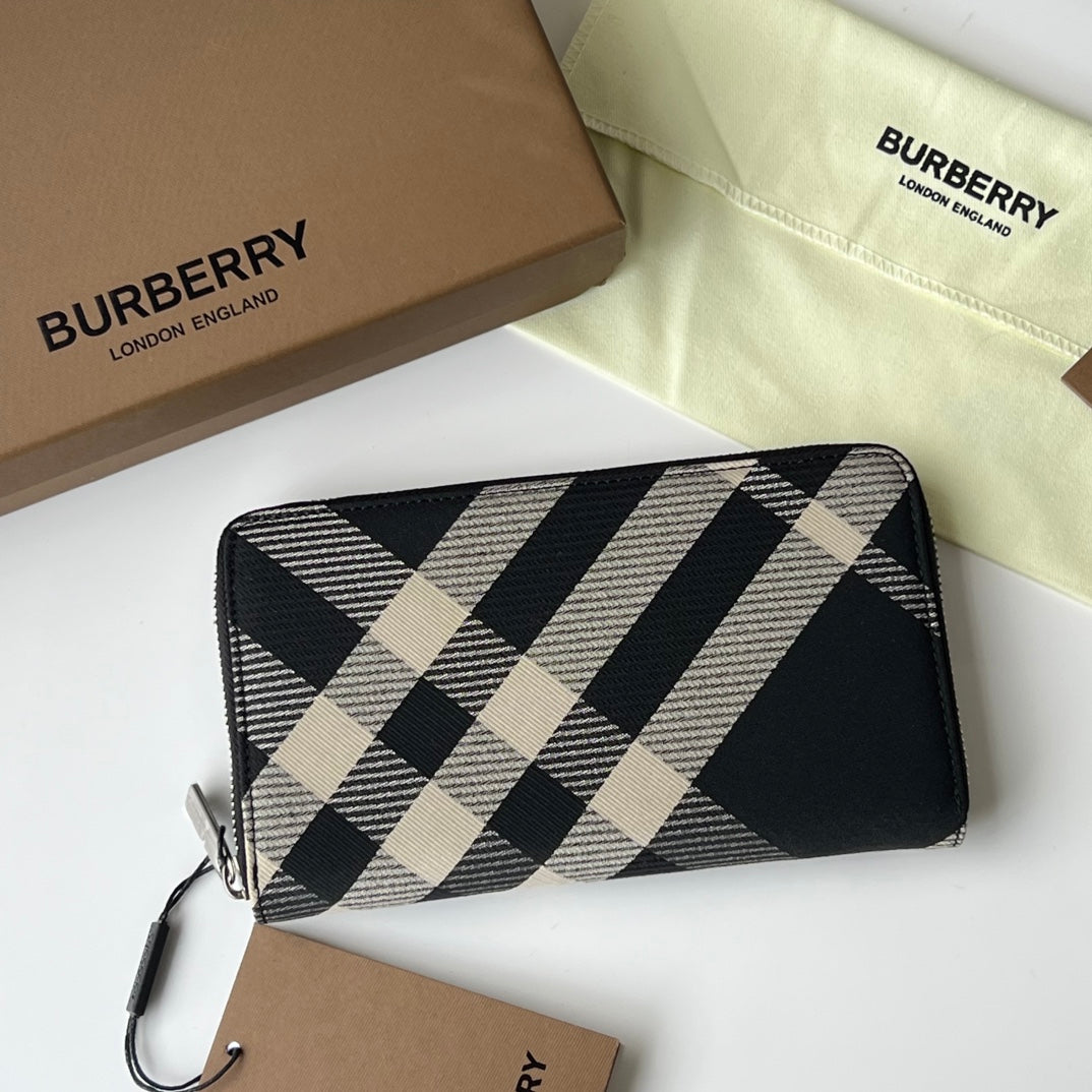 Гаманець Burberry з текстилю — фото 1
