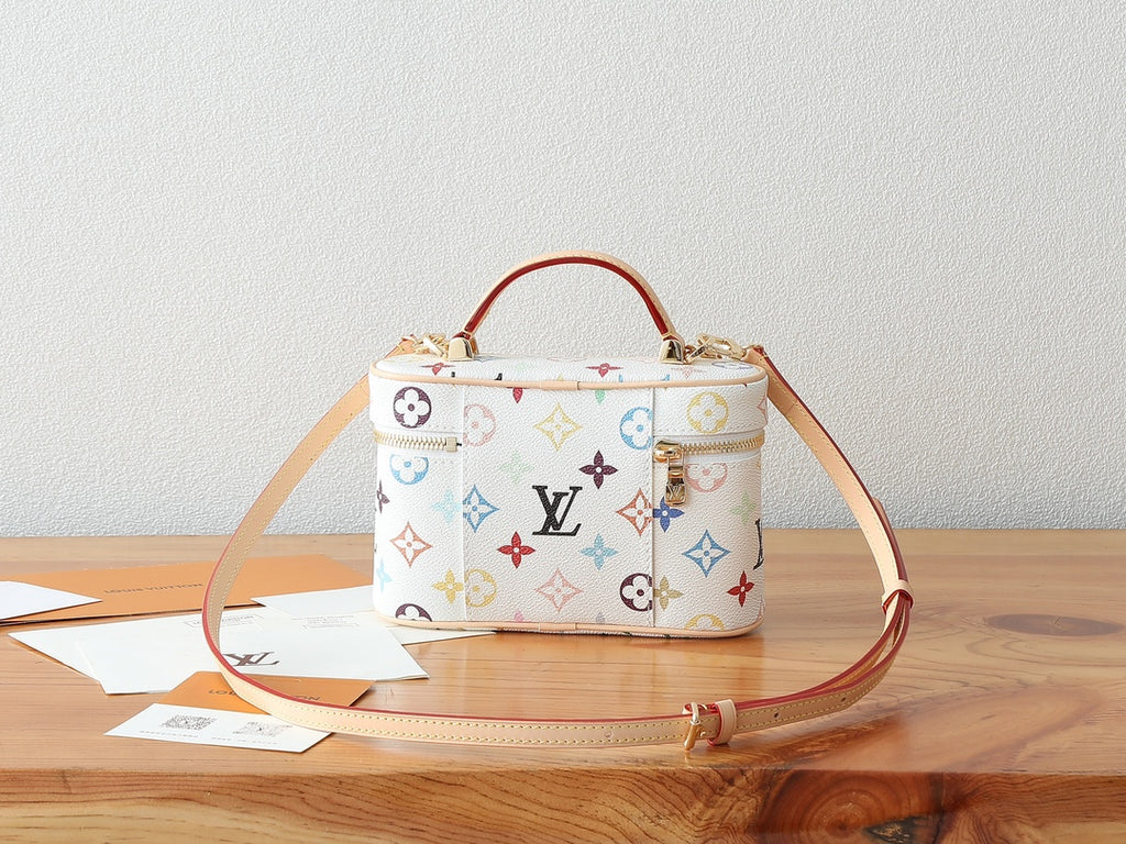 Жіноча косметичка Louis Vuitton