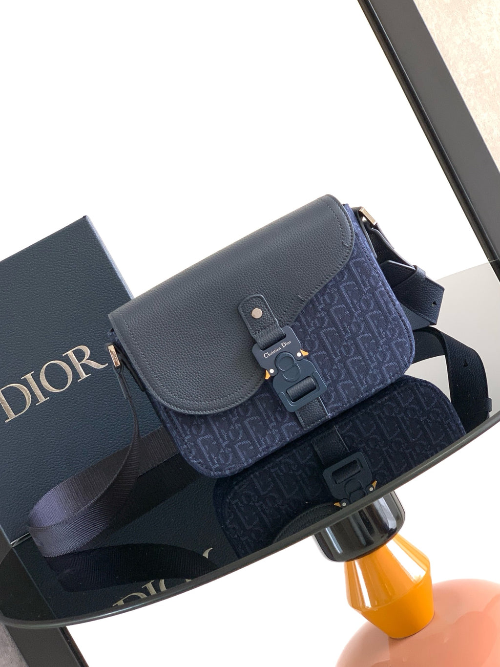 Мала сумка-месенджер Dior Saddle з натуральної шкіри — фото 1