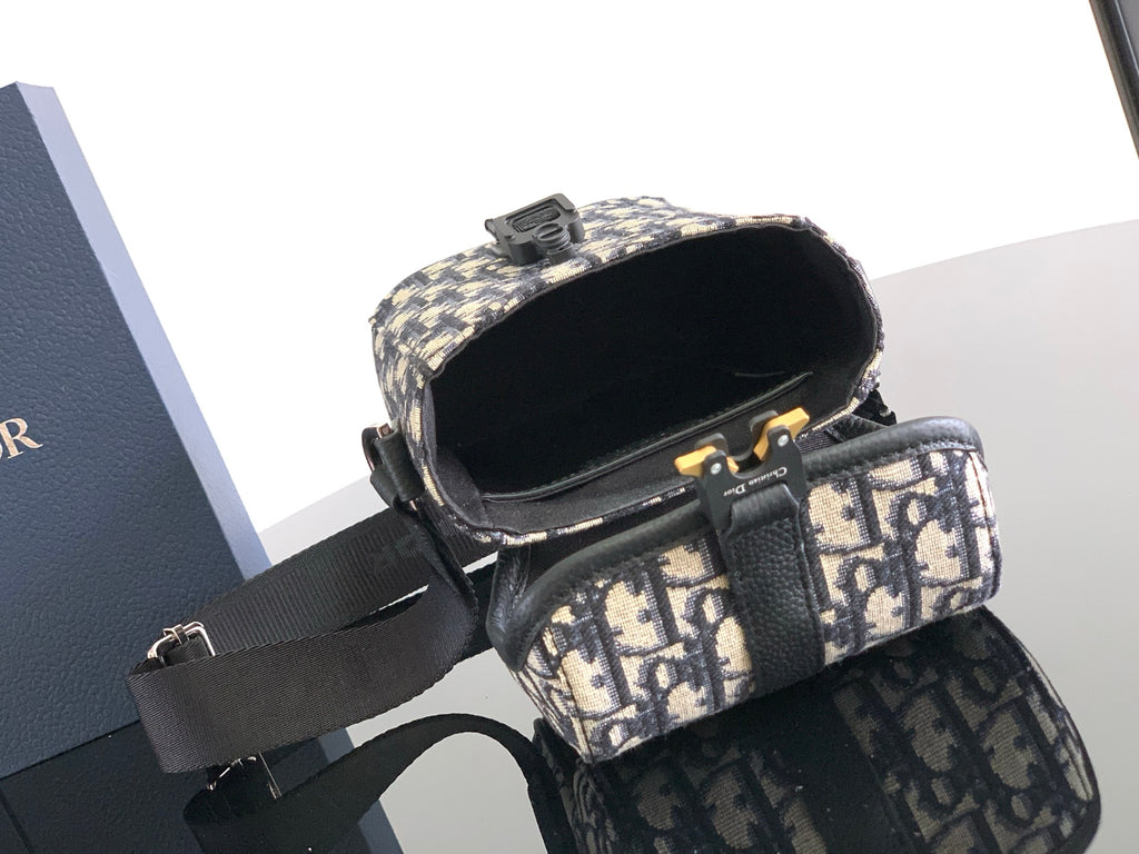 Сумка-месенджер Dior Hit The Road з натуральної шкіри — фото 8