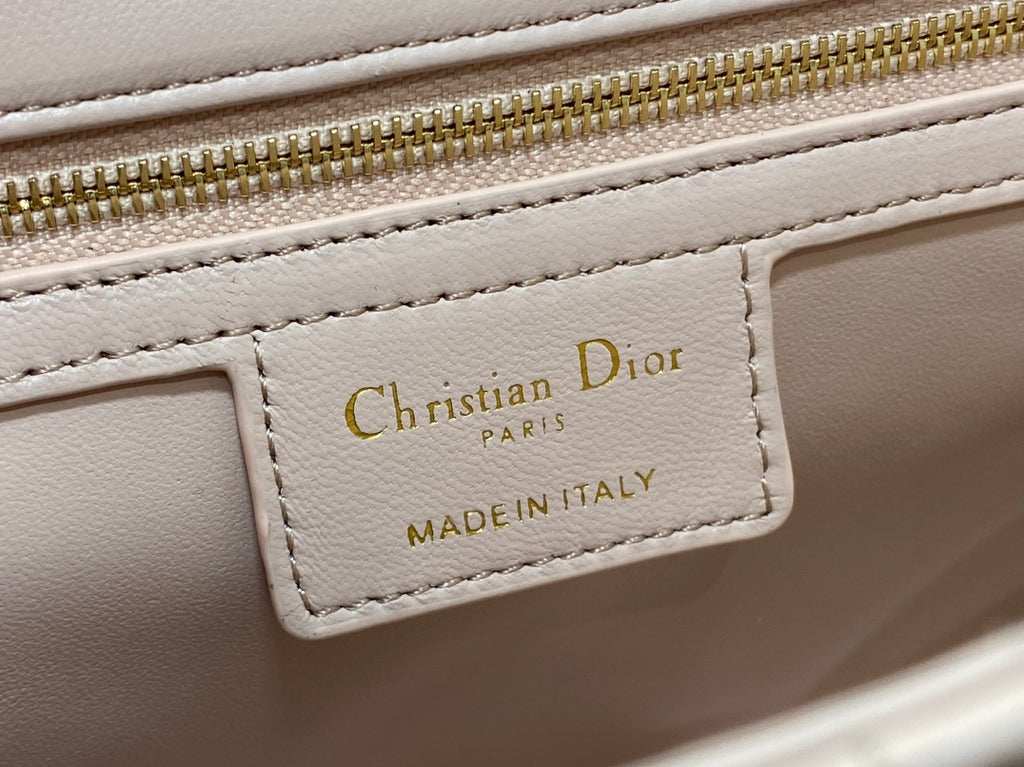 Середня сумка Dior Caro з натуральної шкіри — фото 9