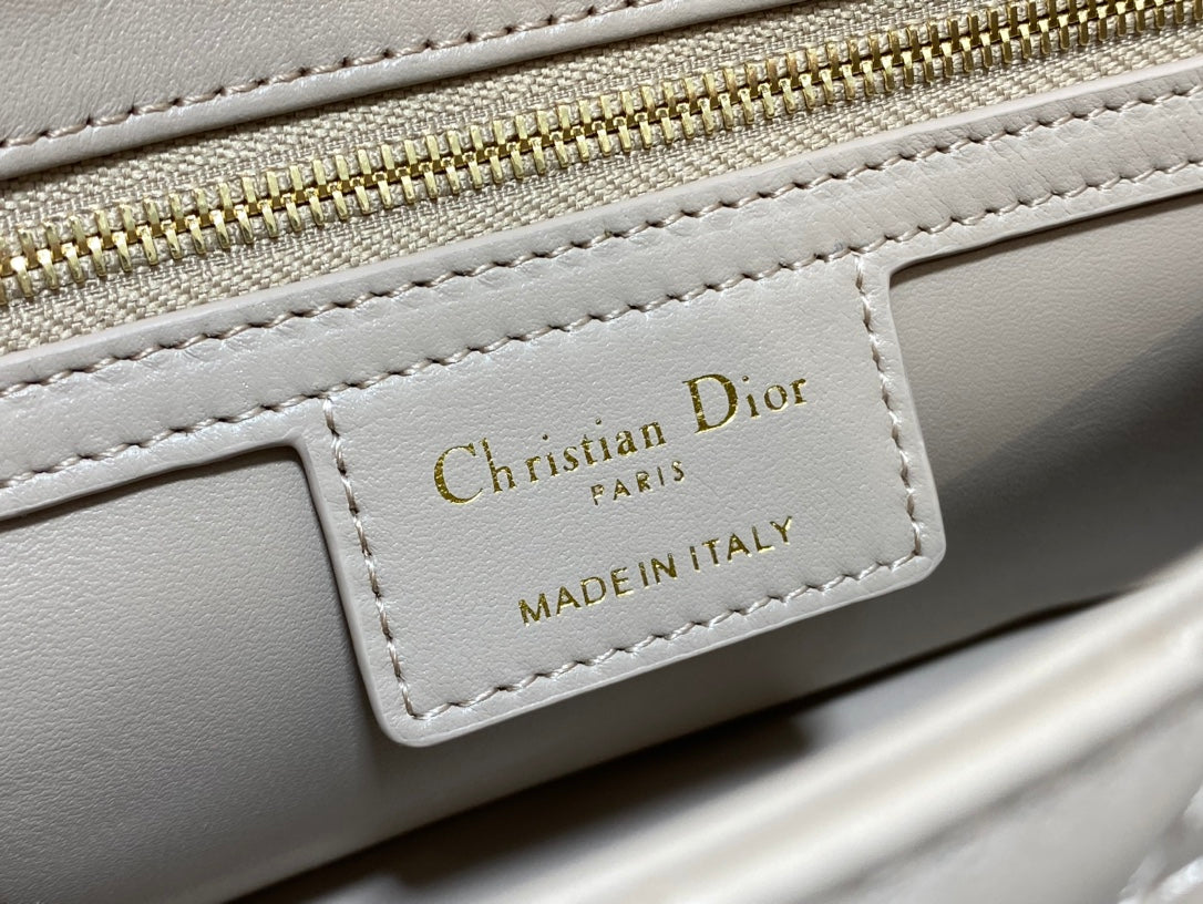 Мала сумка Dior Caro з натуральної шкіри — фото 9