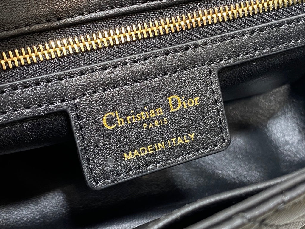 Мала сумка Dior Caro з натуральної шкіри — фото 9
