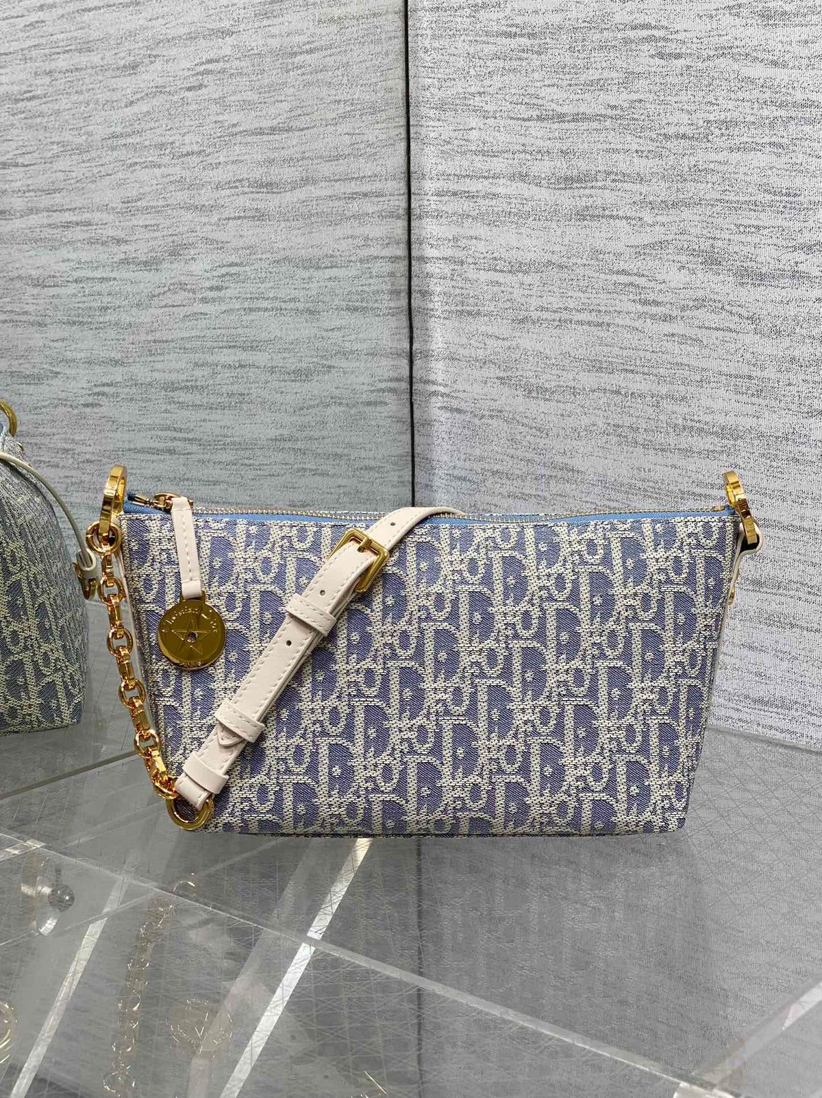 Сумка-хобо Dior Hobo Star з натуральної шкіри — фото 1