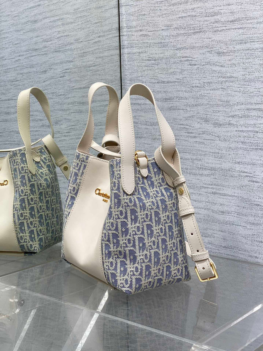 Мала сумка-відро Dior Signature з натуральної шкіри — фото 3