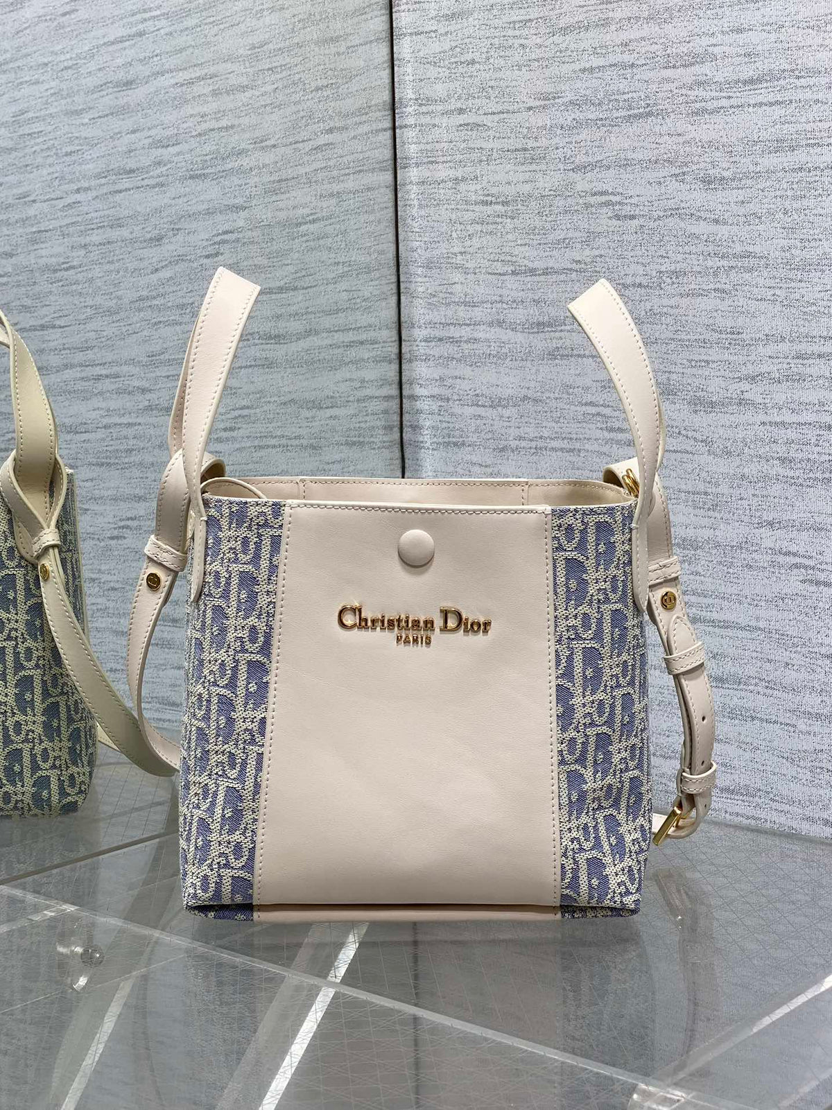 Мала сумка-відро Dior Signature з натуральної шкіри — фото 7