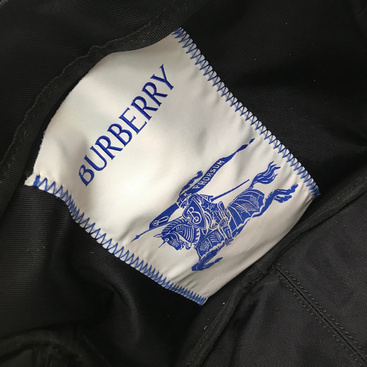 Сумка через плече Burberry — фото 8