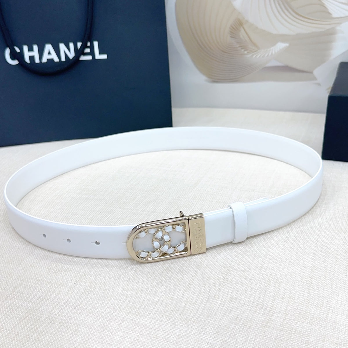 Ремінь Chanel з натуральної шкіри теляти — фото 1