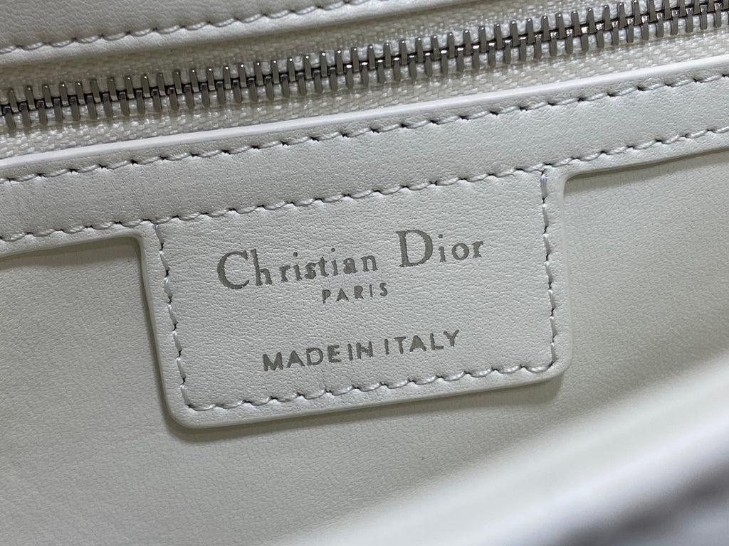 Середня сумка Dior Caro з натуральної шкіри — фото 9