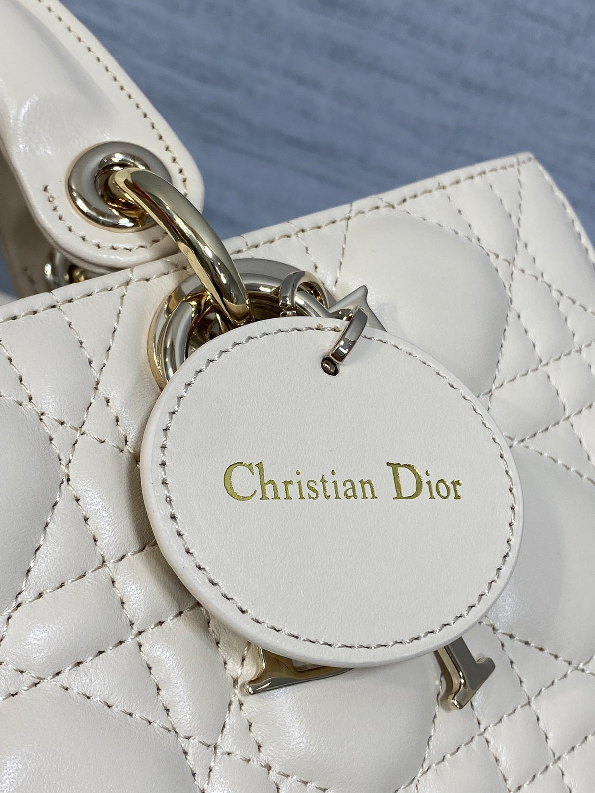 Велика сумка Dior D-Joy зі шкіри ягняти — фото 4