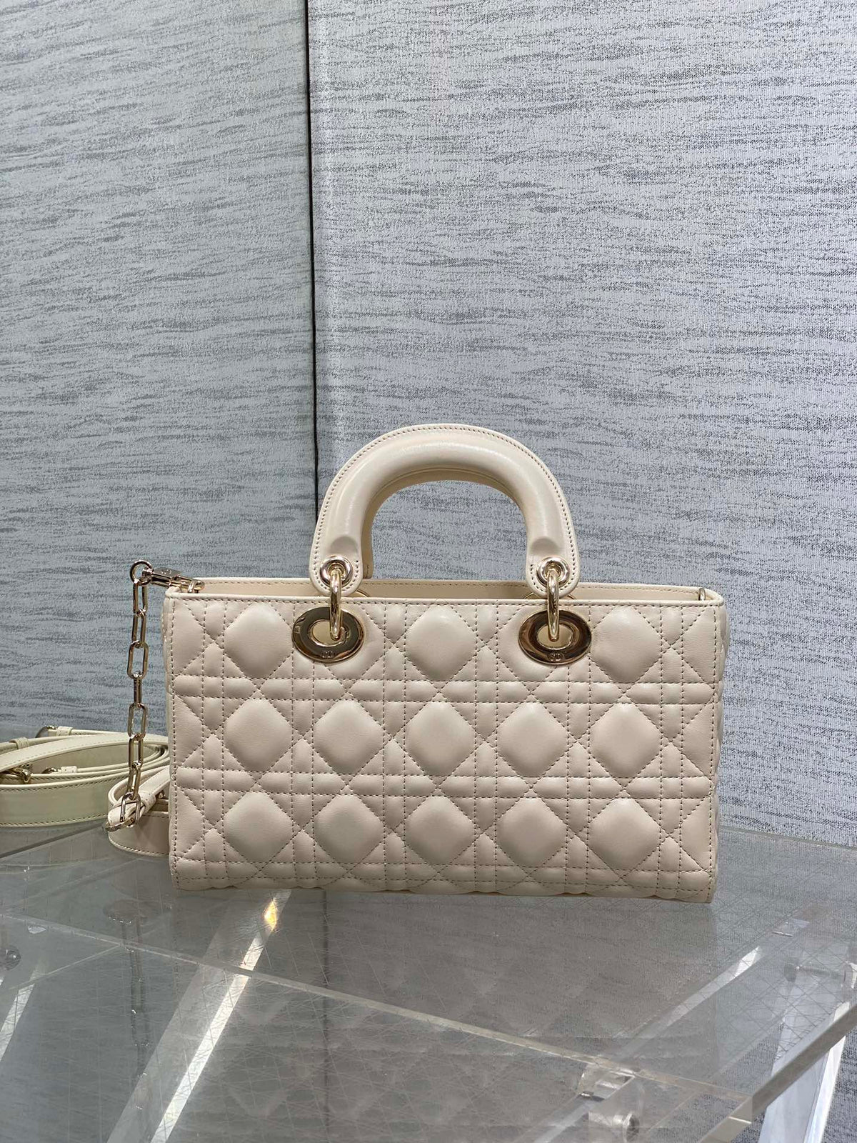 Велика сумка Dior D-Joy зі шкіри ягняти — фото 5