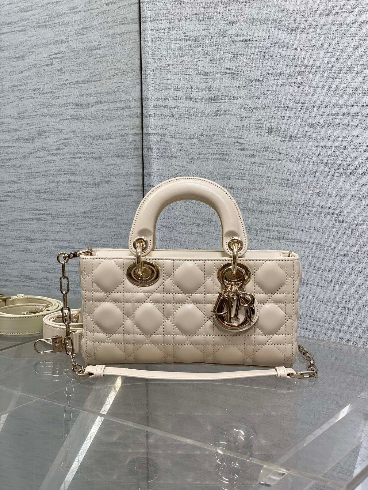 Мала сумка Dior D-Joy зі шкіри ягняти — фото 2