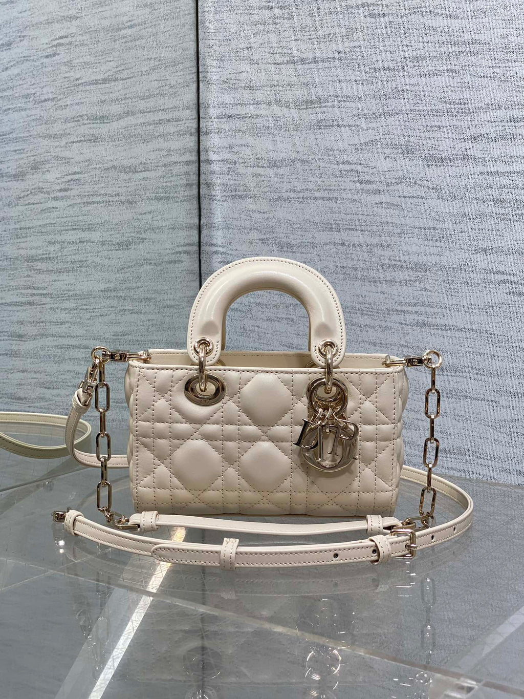 Міні сумка Dior D-Joy зі шкіри ягняти — фото 1