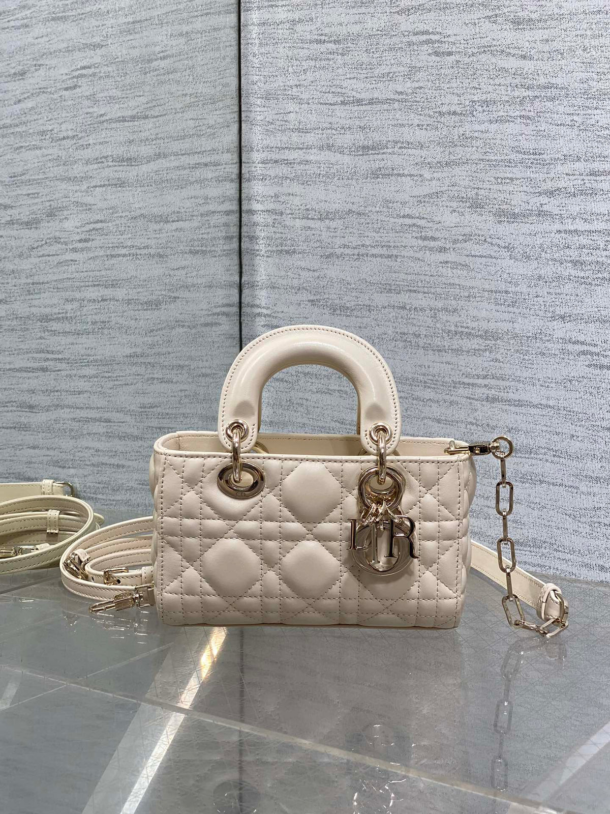Міні сумка Dior D-Joy зі шкіри ягняти — фото 2