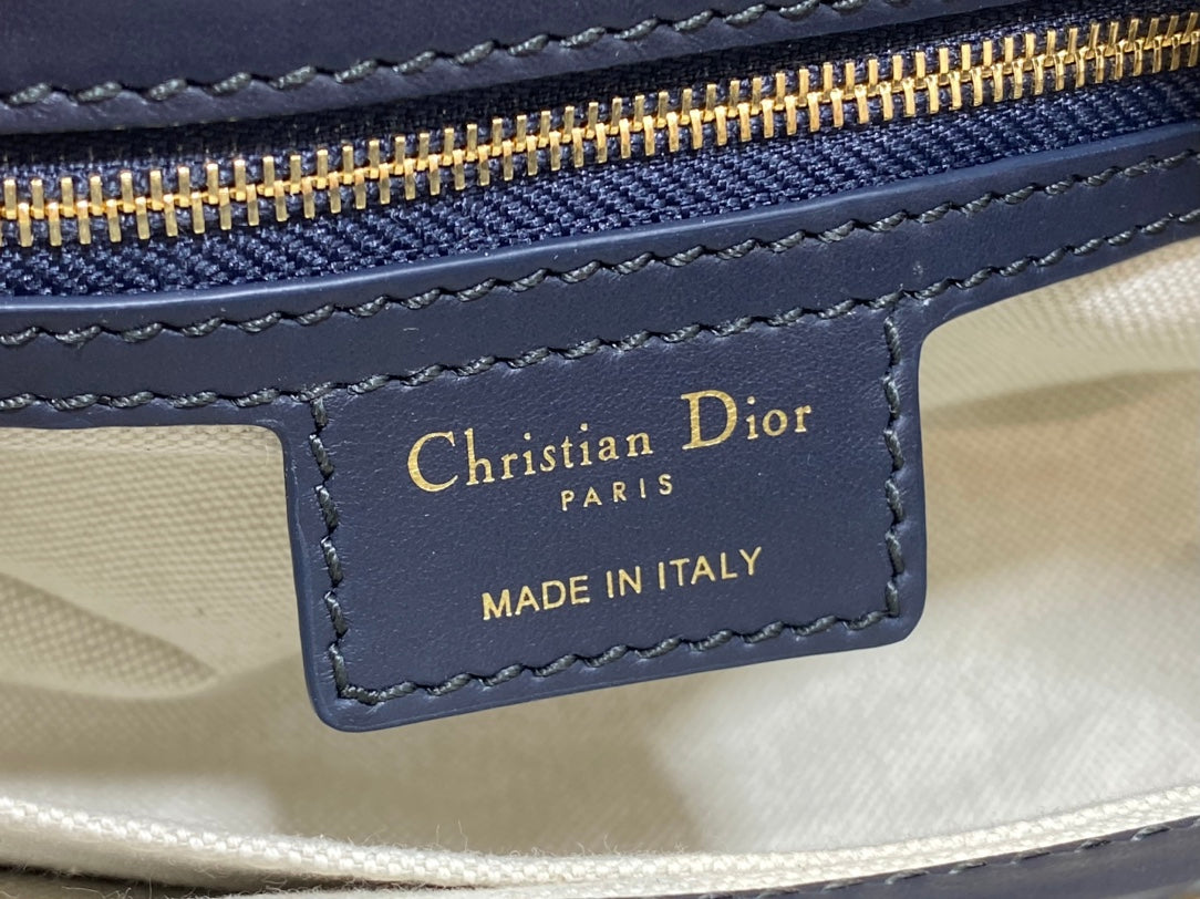 Сумка на ланцюжку Dior 30 Montaigne Pocket — фото 9