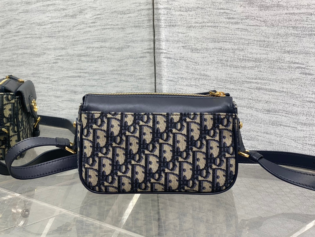 Сумка на ланцюжку Dior 30 Montaigne Pocket — фото 4