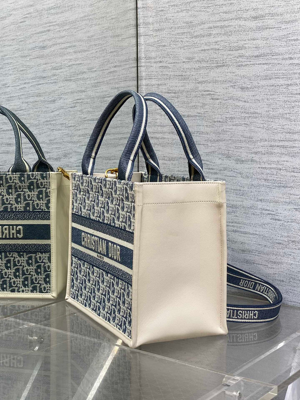 Мала сумка-тоут Dior з натуральної шкіри — фото 6