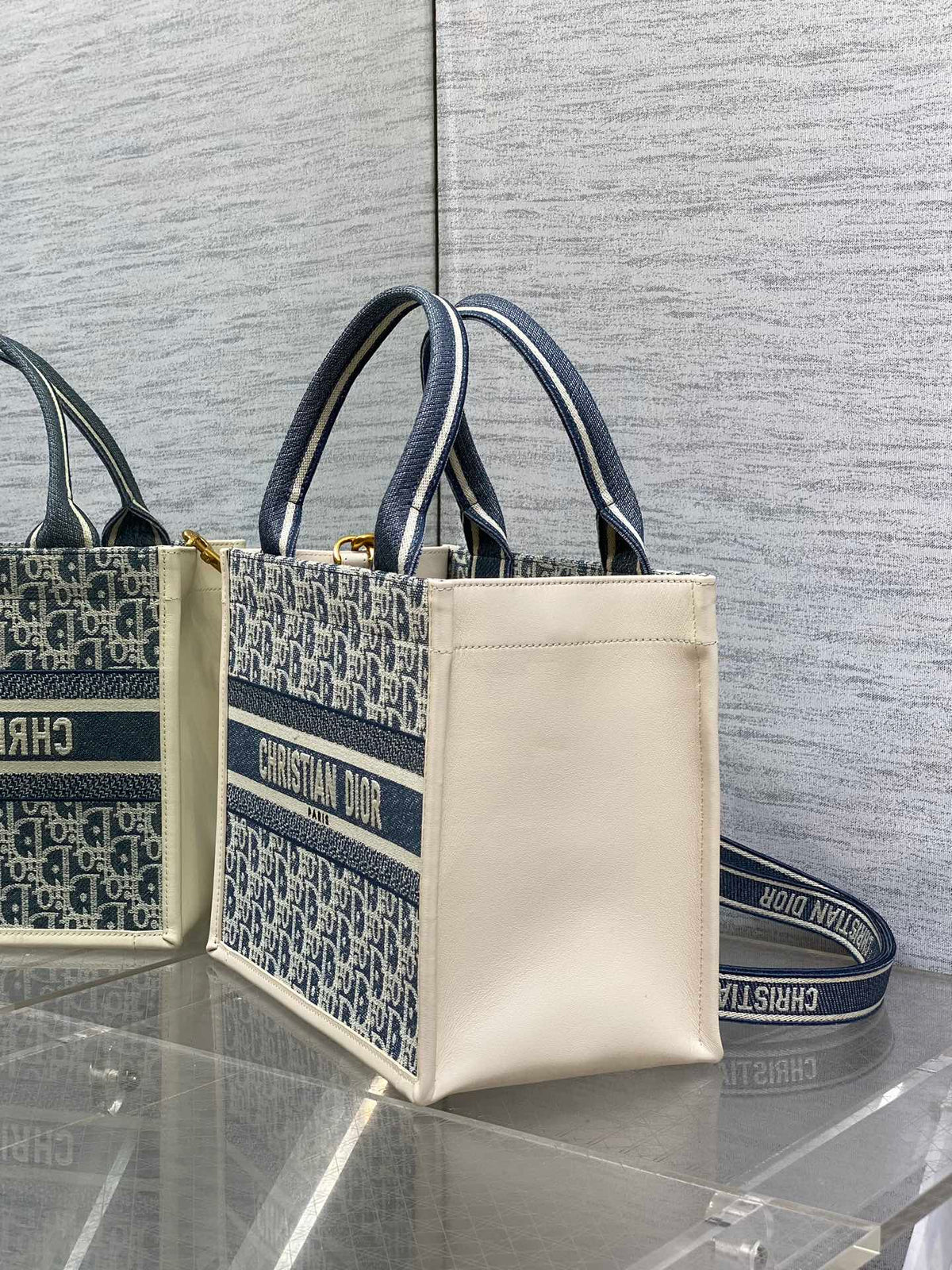 Мала сумка-тоут Dior з натуральної шкіри — фото 6