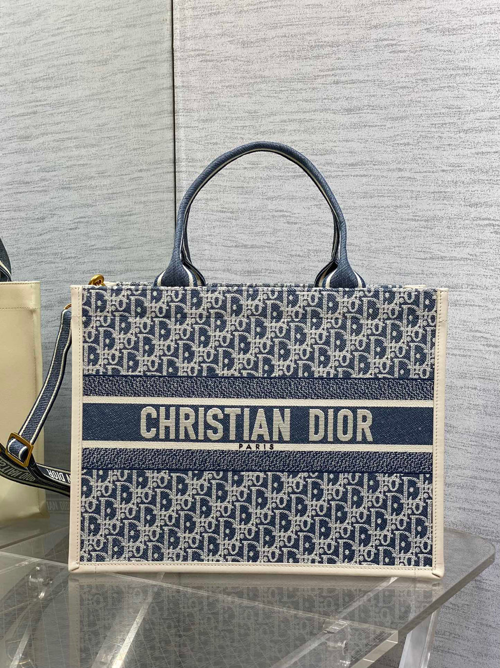 Середня сумка-тоут Dior з натуральної шкіри — фото 1