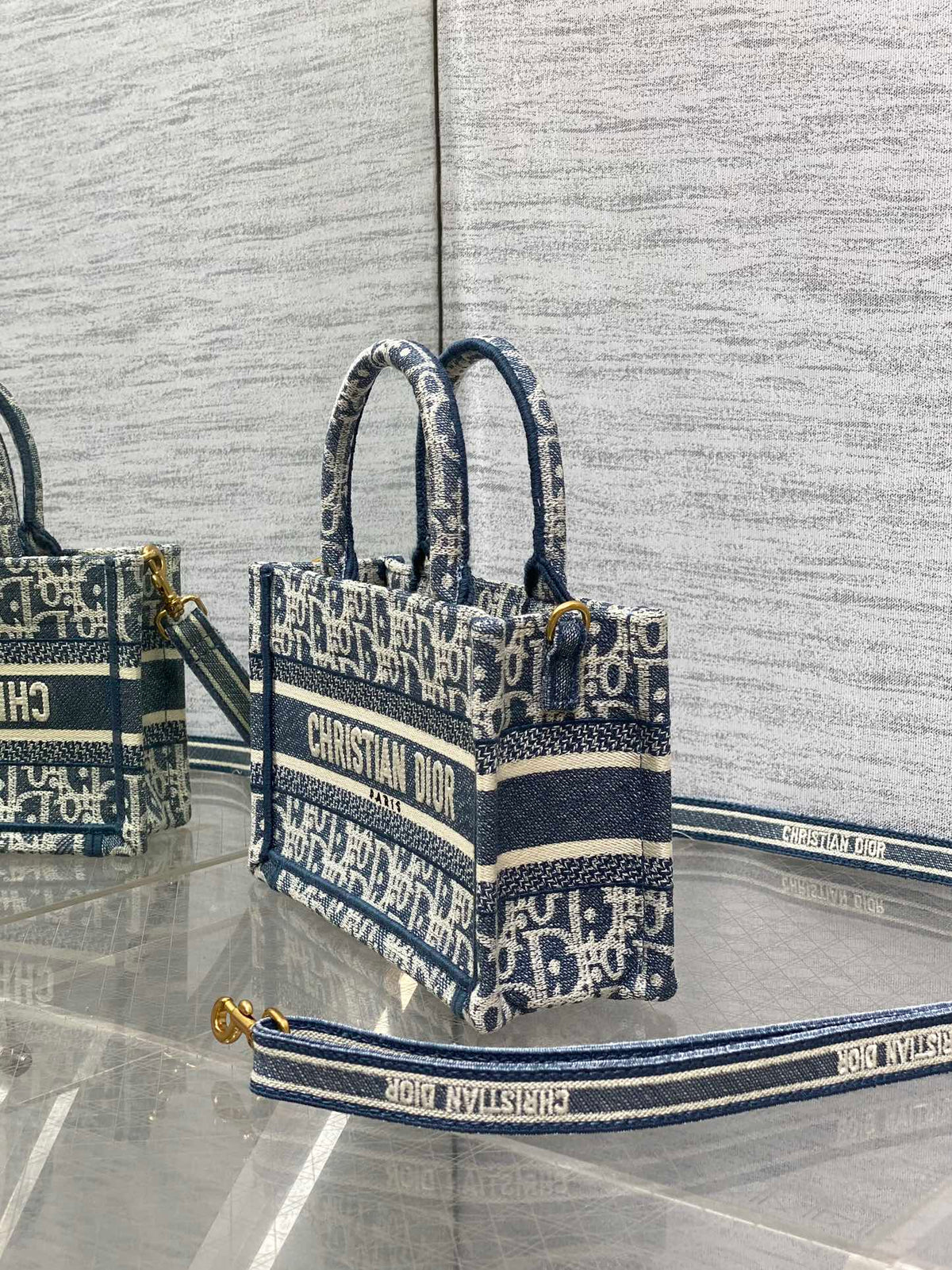Сумка-тоут Dior з натуральної шкіри — фото 5