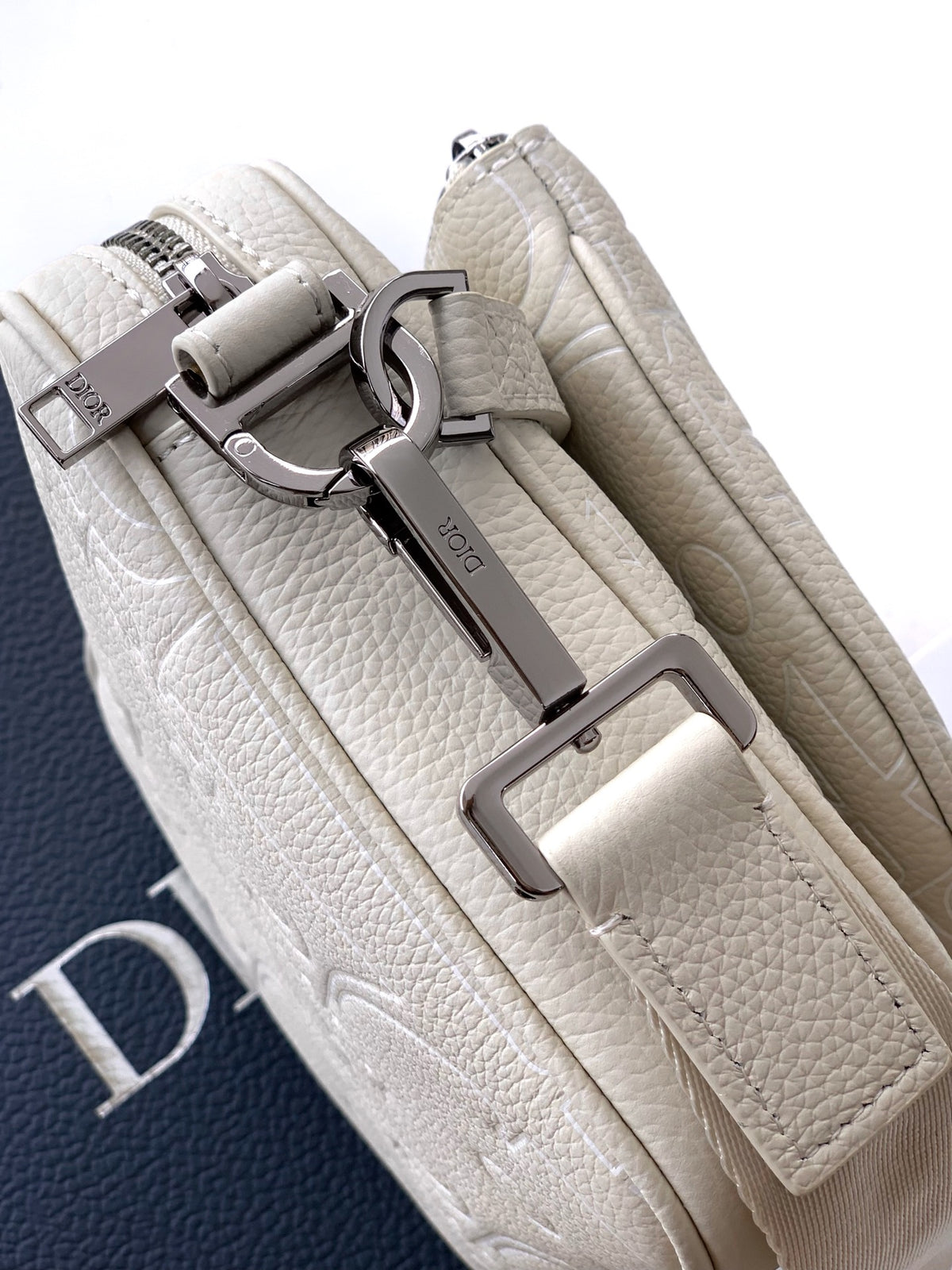 Сумка-трансформер Dior Saddle із тисненої натуральної шкіри — фото 5