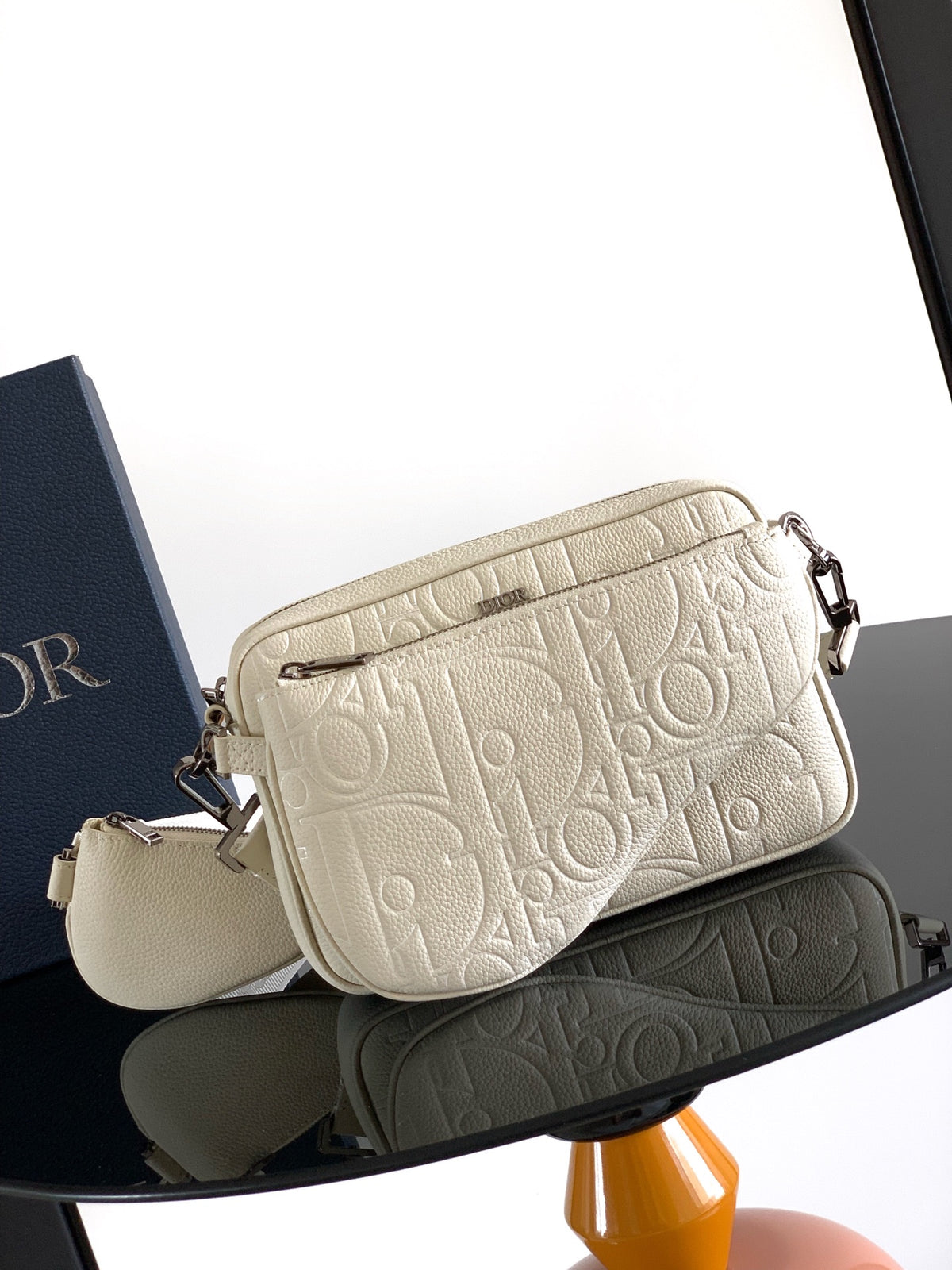 Сумка-трансформер Dior Saddle із тисненої натуральної шкіри — фото 1