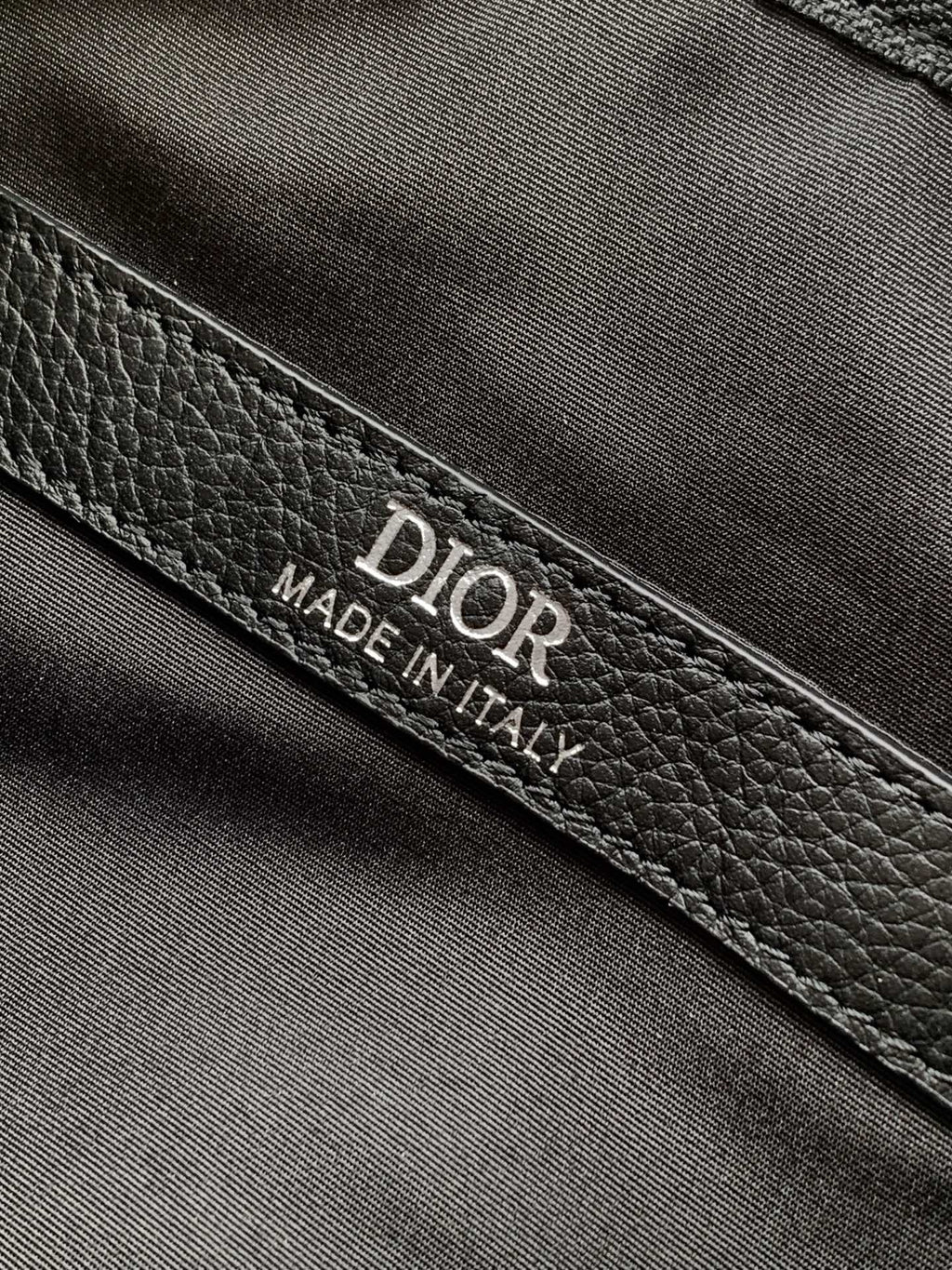 Сумка-месенджер Dior з натуральної шкіри — фото 9