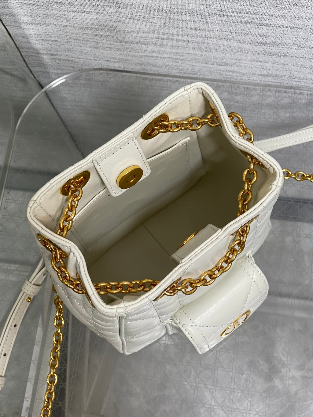 Мала сумка-відро Dior Caro Multicarry зі шкіри ягняти — фото 8