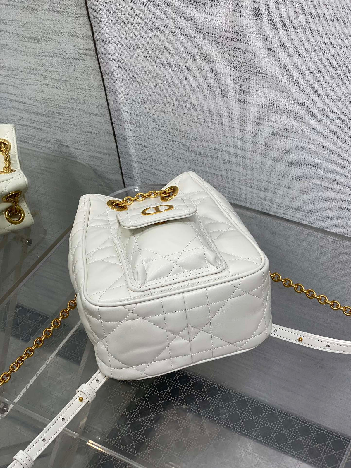 Мала сумка-відро Dior Caro Multicarry зі шкіри ягняти — фото 7