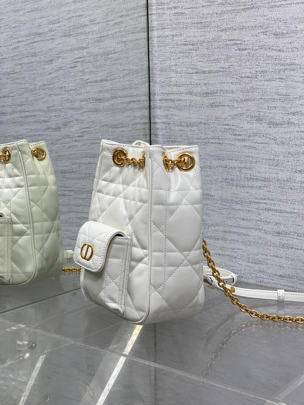 Мала сумка-відро Dior Caro Multicarry зі шкіри ягняти — фото 6