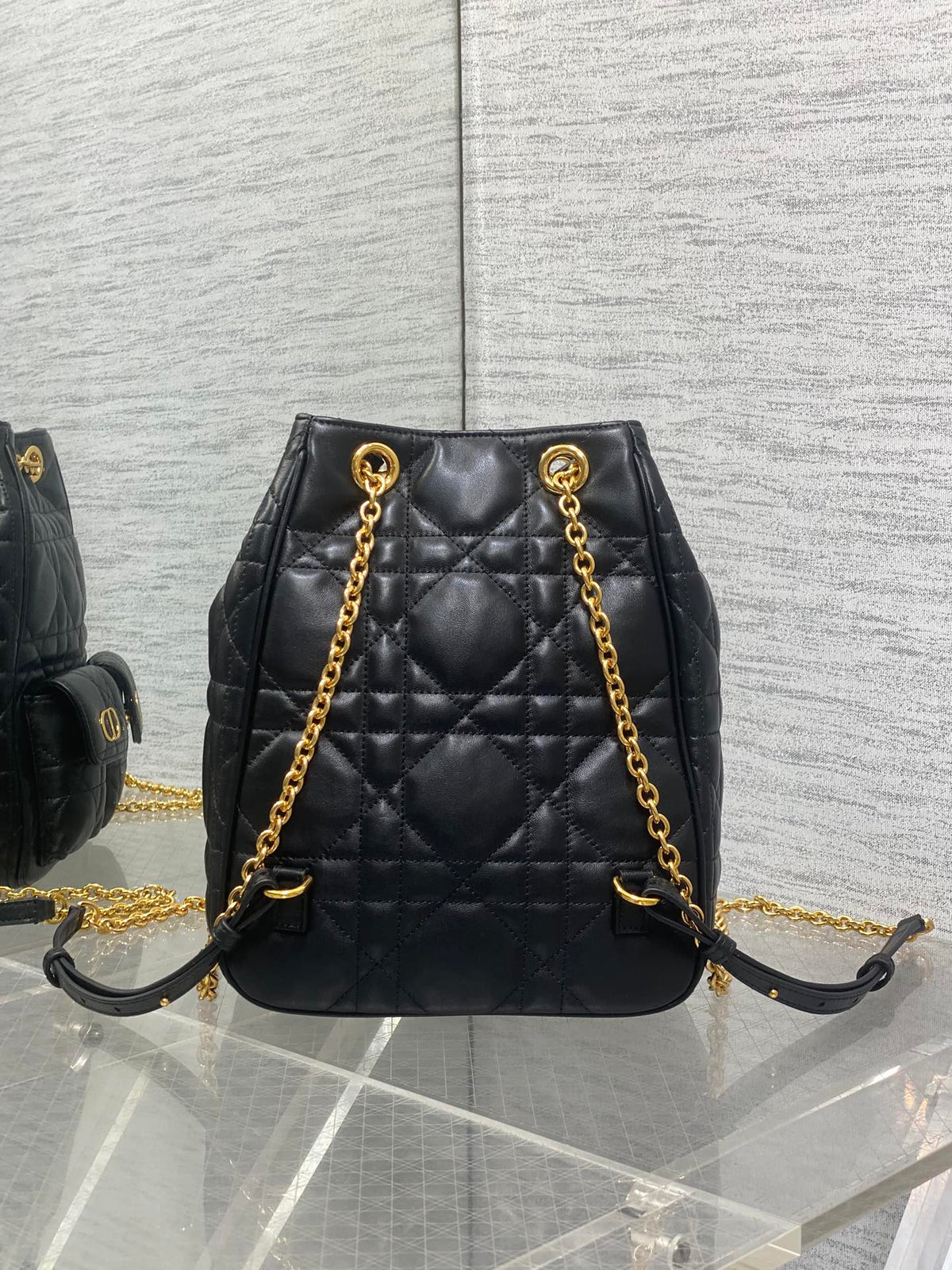 Велика сумка-відро Dior Caro Multicarry зі шкіри ягняти — фото 5