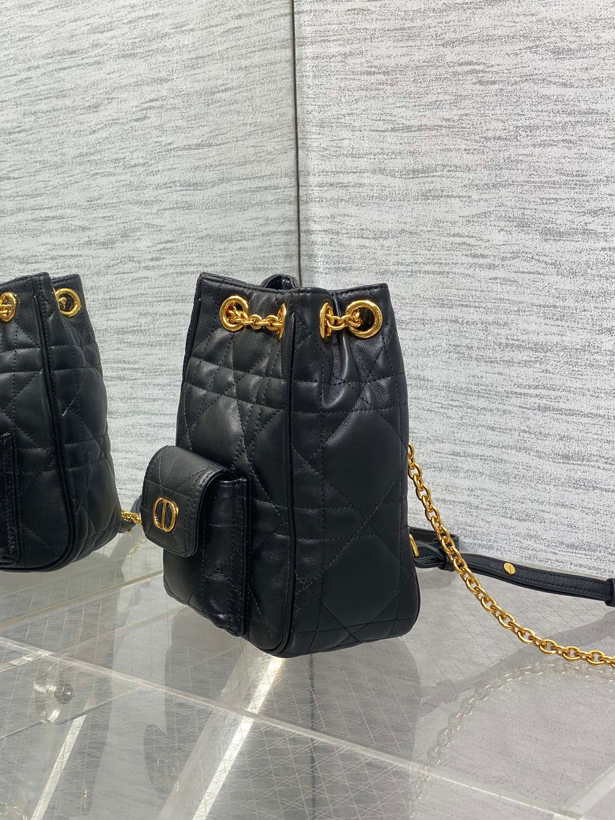 Мала сумка-відро Dior Caro Multicarry зі шкіри ягняти — фото 6