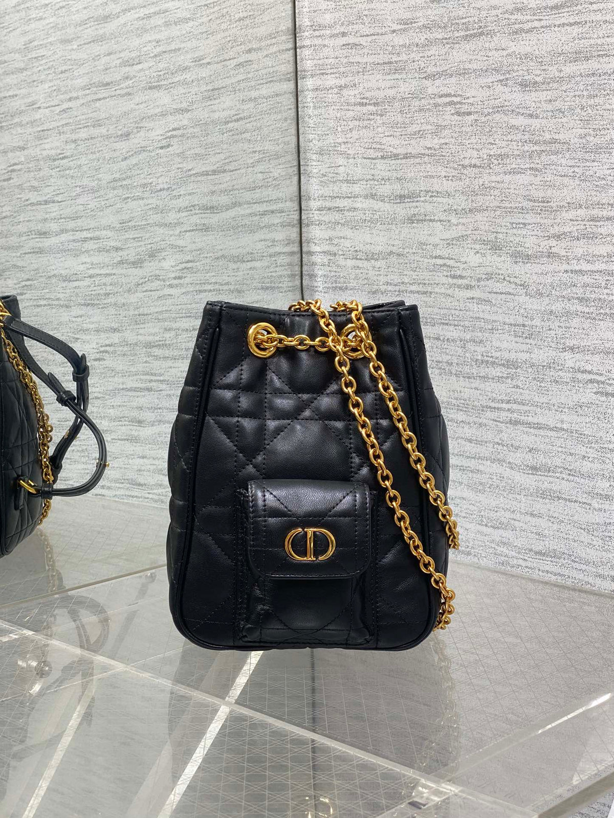 Мала сумка-відро Dior Caro Multicarry зі шкіри ягняти — фото 2