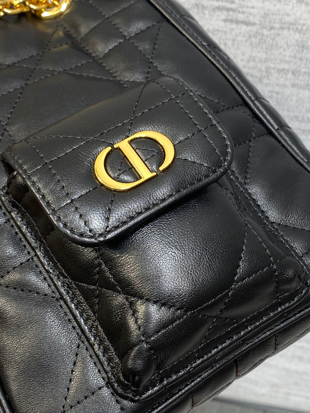 Мала сумка-відро Dior Caro Multicarry зі шкіри ягняти — фото 3