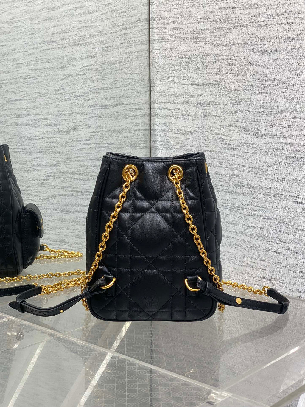 Мала сумка-відро Dior Caro Multicarry зі шкіри ягняти — фото 5