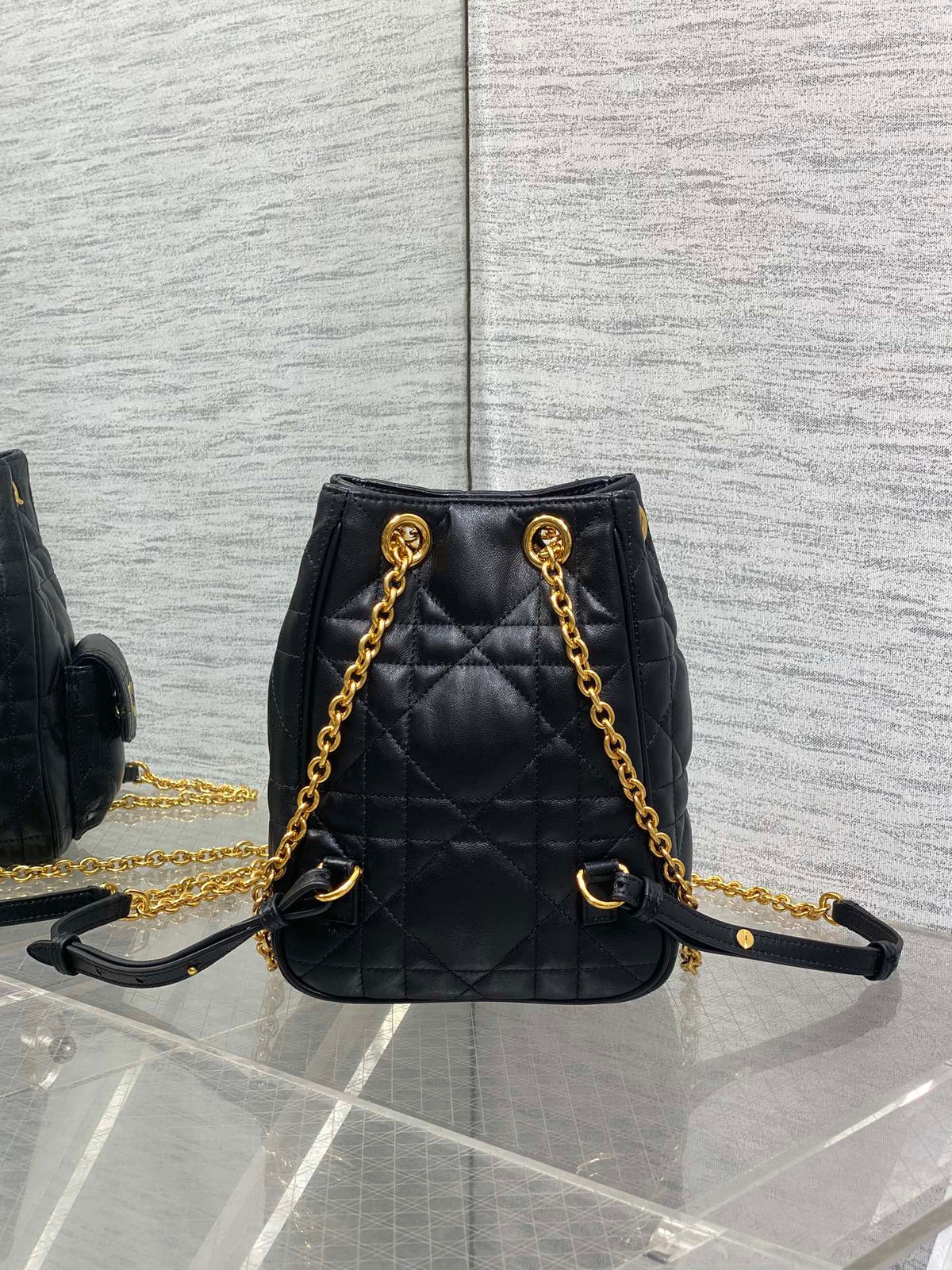 Мала сумка-відро Dior Caro Multicarry зі шкіри ягняти — фото 5