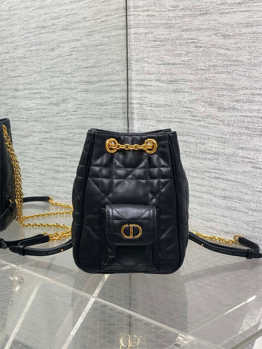 Мала сумка-відро Dior Caro Multicarry зі шкіри ягняти — фото 1