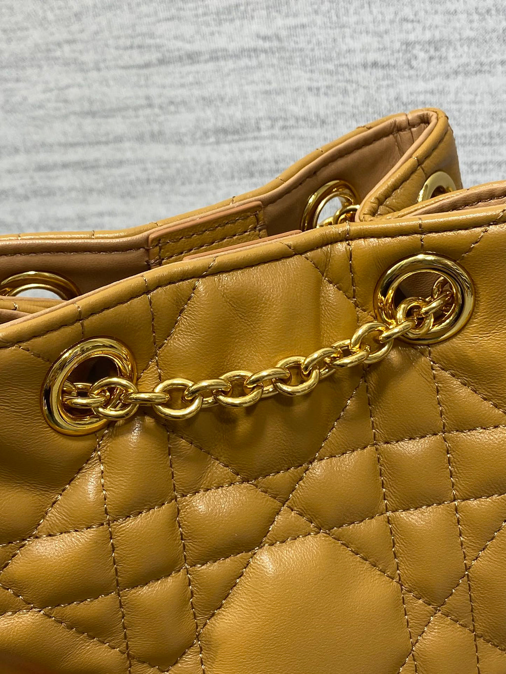 Велика сумка-відро Dior Caro Multicarry зі шкіри ягняти — фото 4