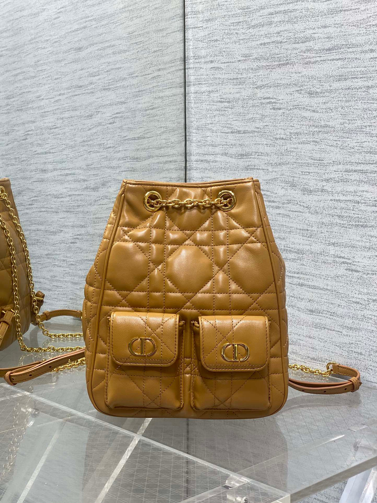 Велика сумка-відро Dior Caro Multicarry зі шкіри ягняти — фото 1