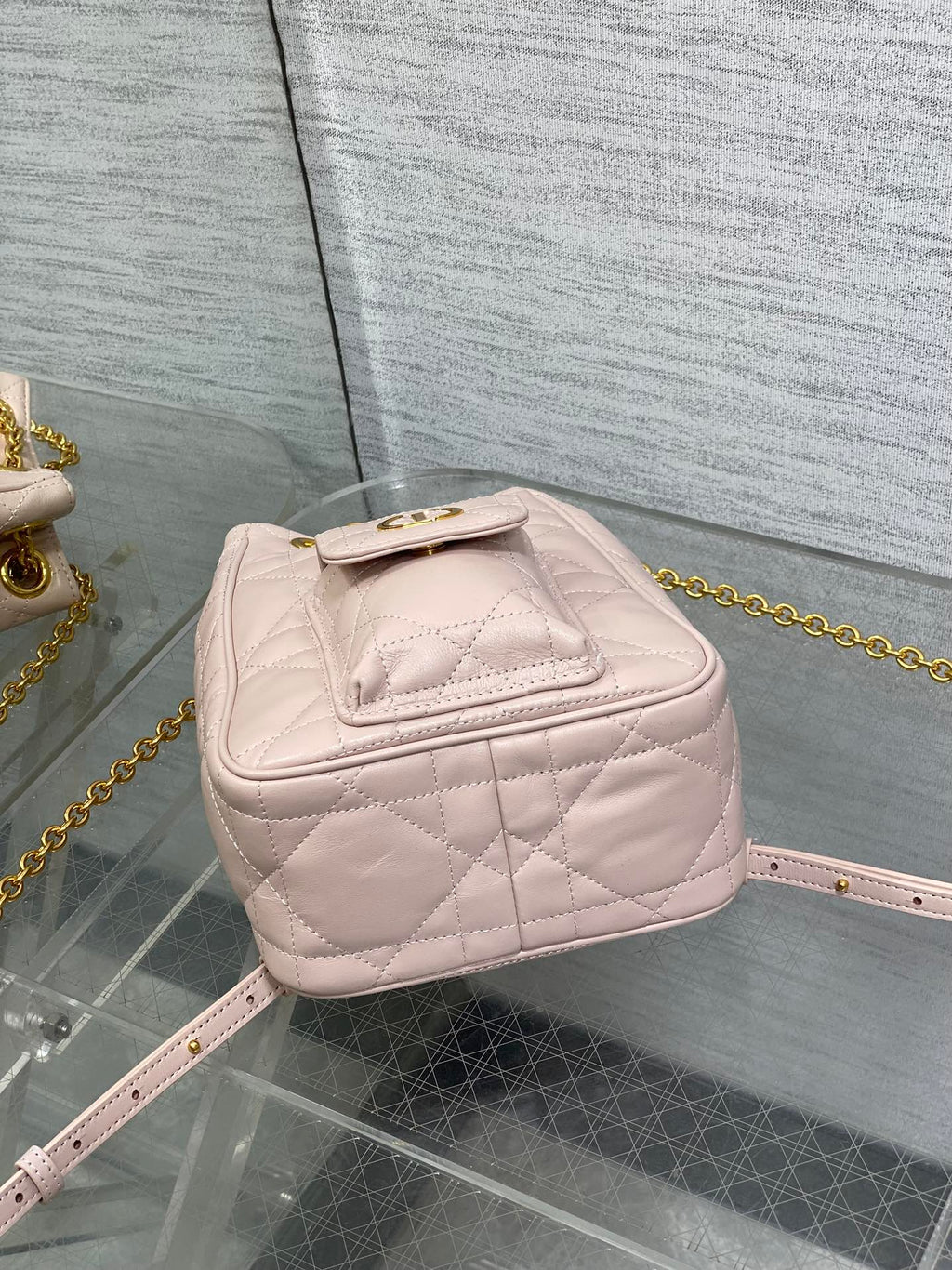 Мала сумка-відро Dior Caro Multicarry зі шкіри ягняти — фото 7