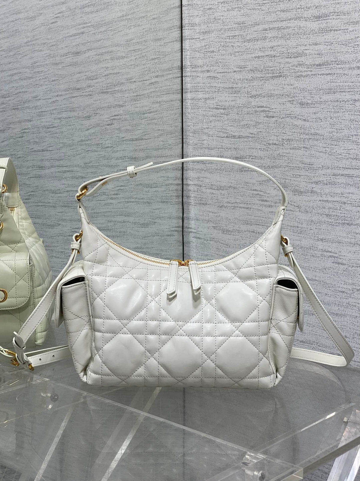 Сумка-хобо Dior D-Dream з натуральної шкіри — фото 1