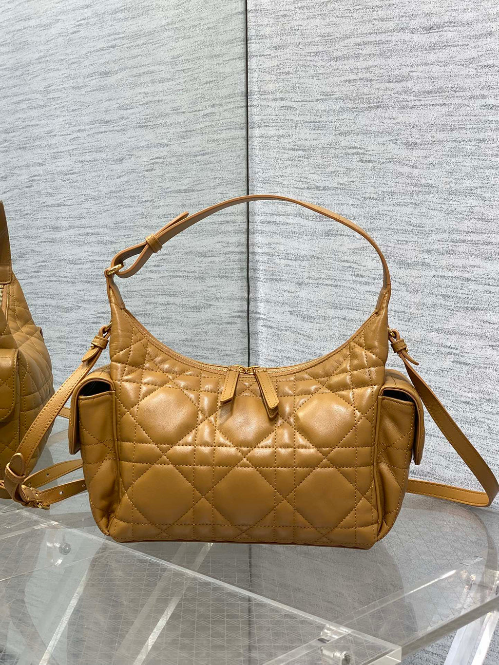Сумка-хобо Dior D-Dream з натуральної шкіри — фото 1