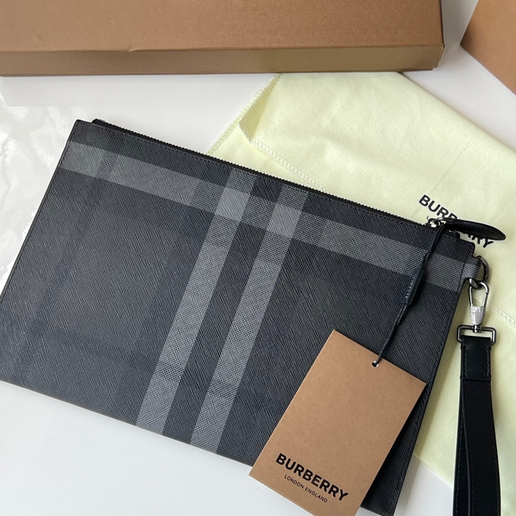 Клатч Burberry London із зернистої натуральної шкіри — фото 4