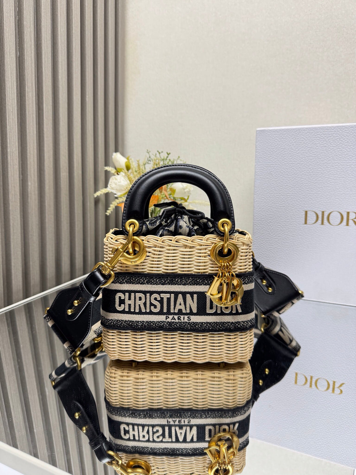 Сумка Dior з бамбукового плетіння й текстилю — фото 1