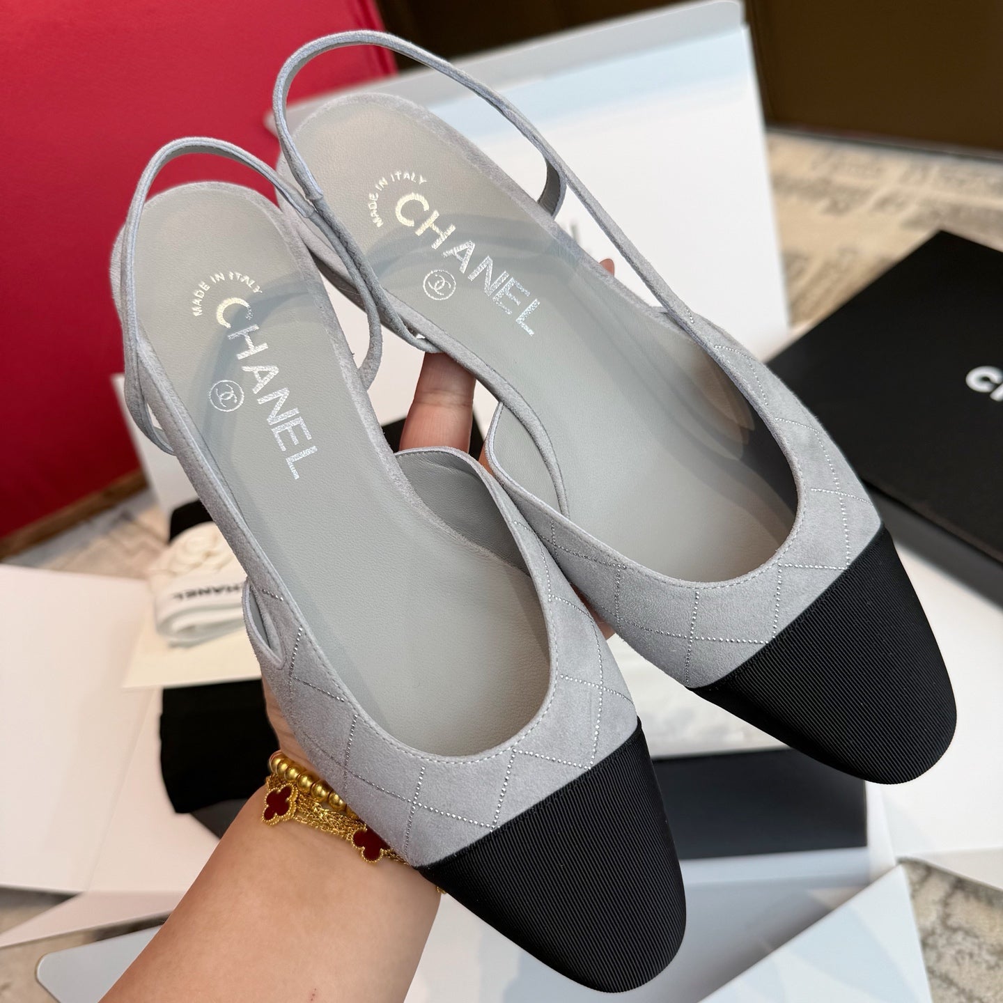 Жіночі замшеві взуття Chanel Slingback