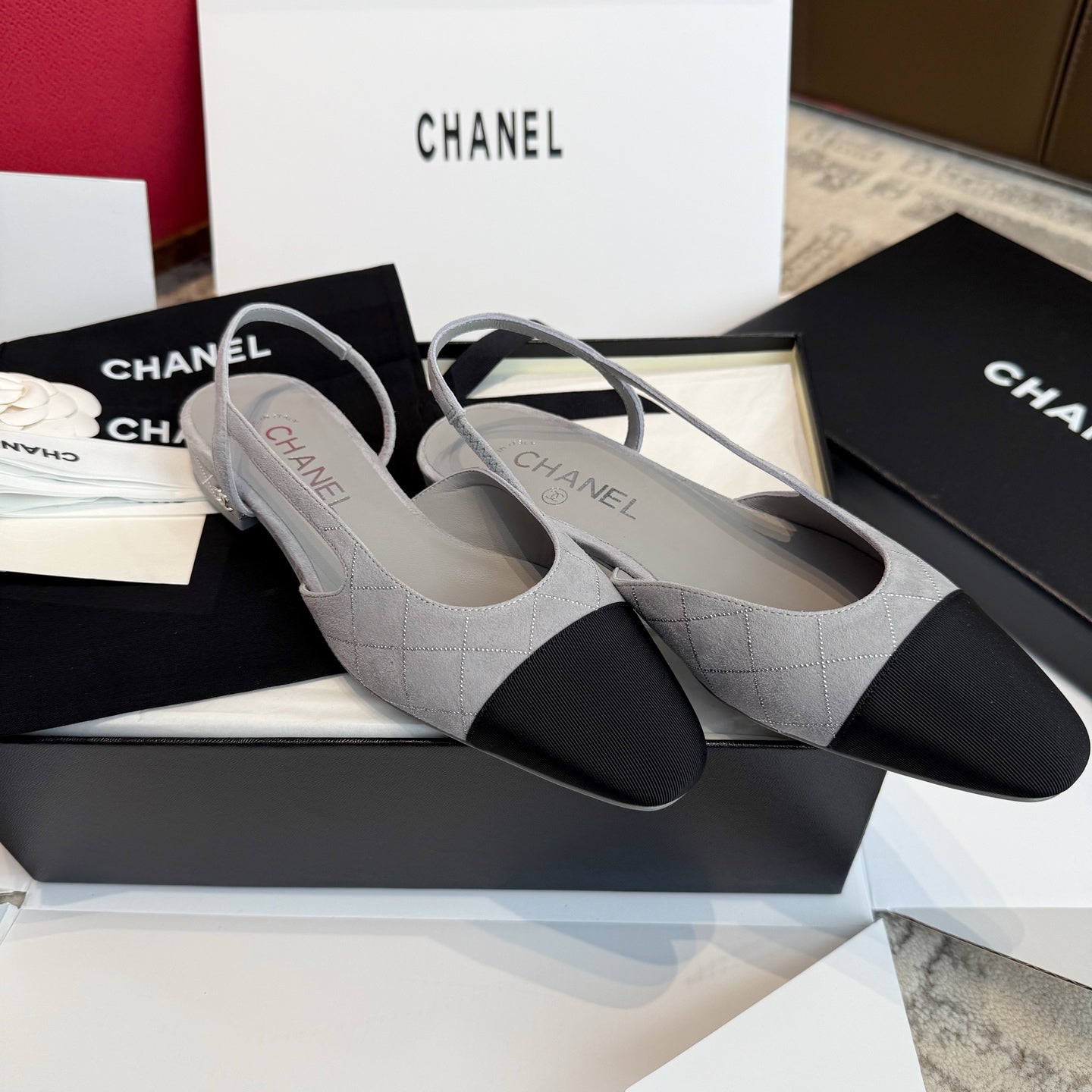 Жіночі замшеві взуття Chanel Slingback