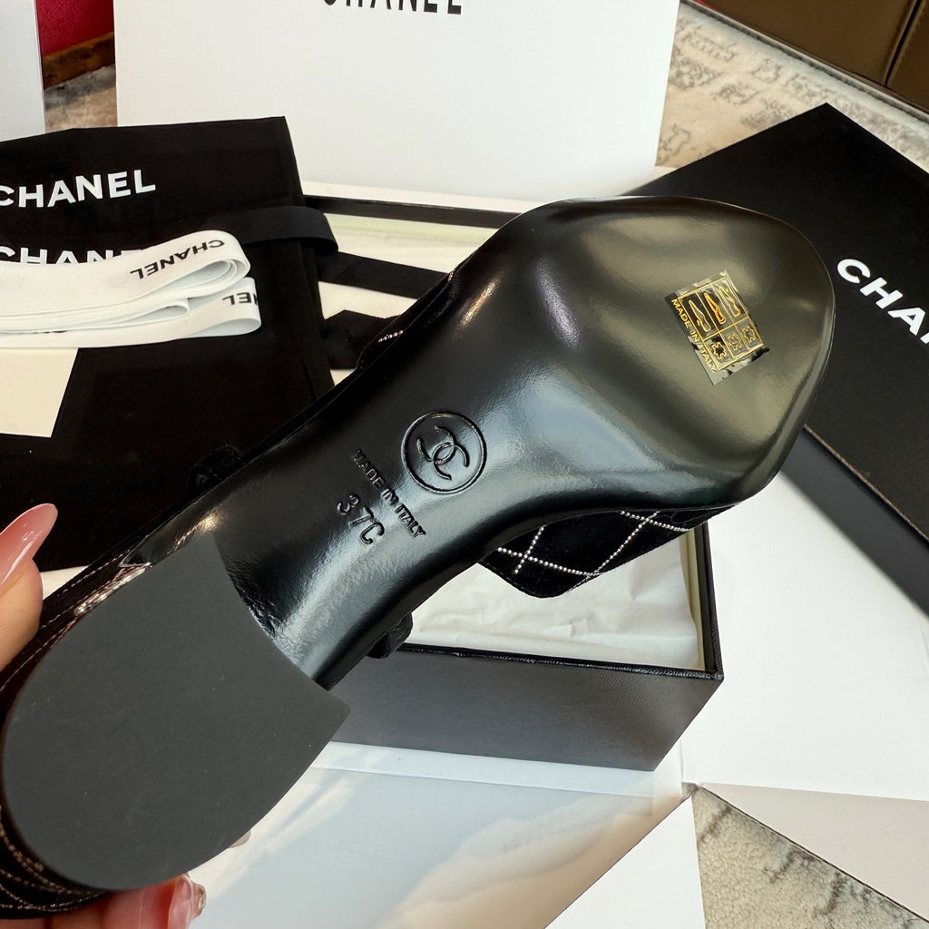 Жіночі елегантні замшеві туфлі Chanel Slingback